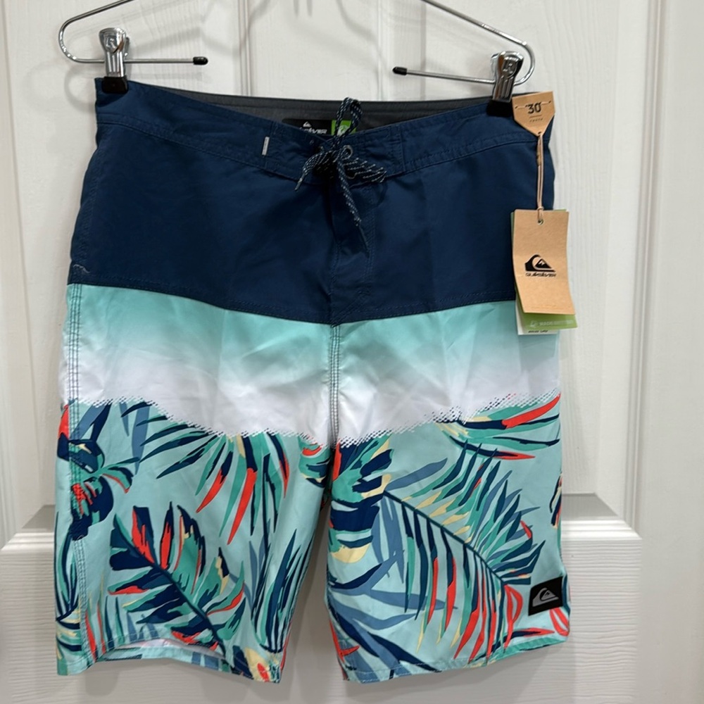 Quiksilver Youth swim trunks. Unlined. NWT. Size 30/16